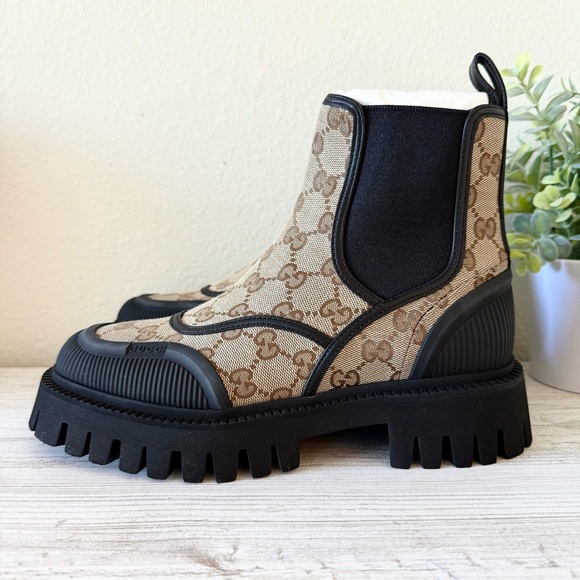 New Gucci GG Supreme Women Chelsea Boots, Size 39, US 9 - Picture 4 of 11